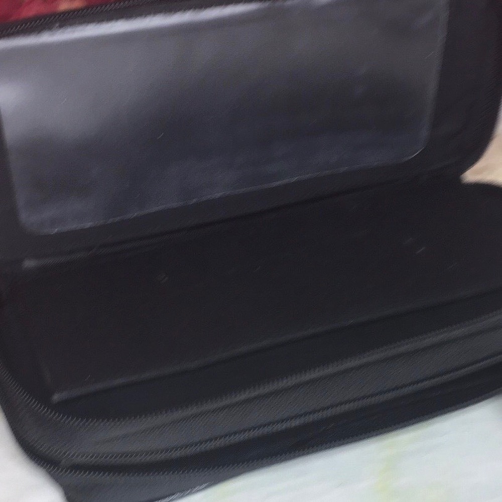 Black Crocodile-Embossed Faux Patent Leather Zippered Wallet - Picture 7 of 9
